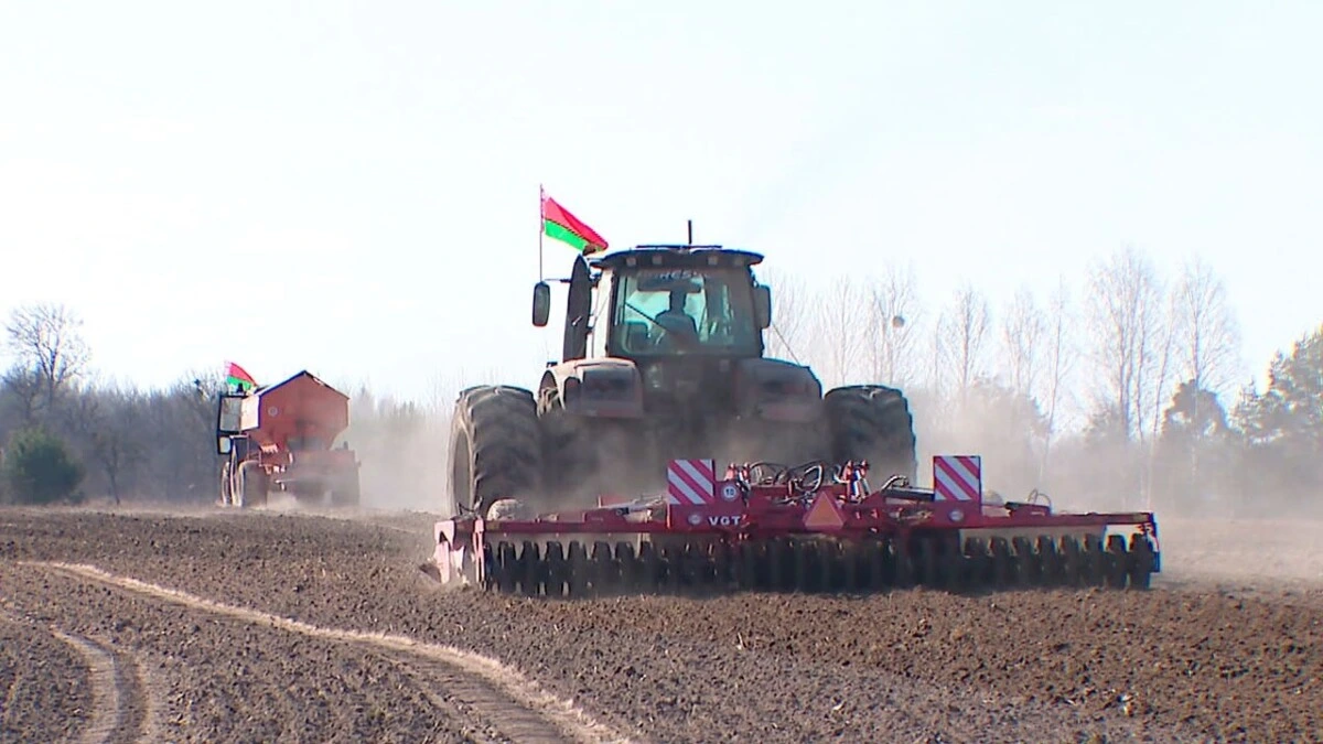 Сезонные полевые работы. Массовый сев идет во всех регионах