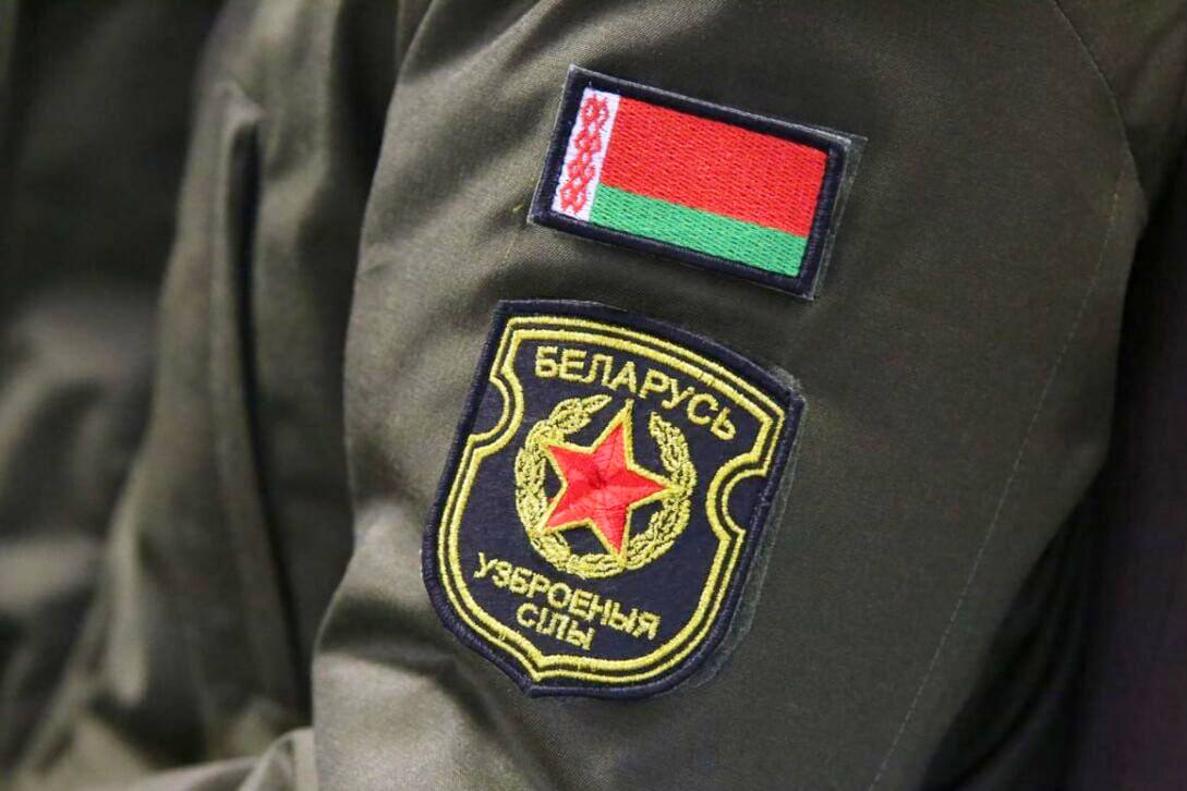 Поздравление командира 83-го полка с Днем защитников Отечества и Вооруженных Сил Республики Беларусь