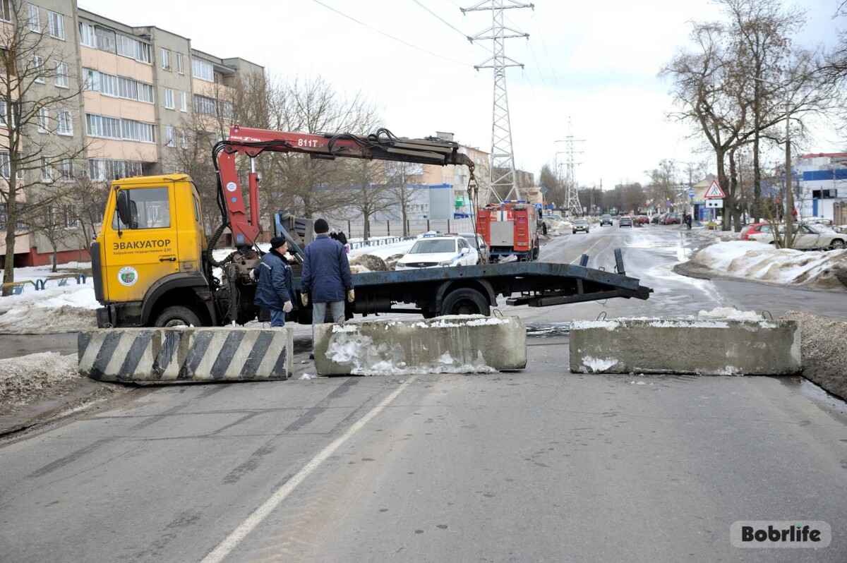 Объезд закрытого для движения путепровода на К.Маркса в Бобруйске возможен по Оранжерейной, Бахарова, Орловского
