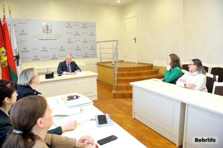 На связи с жителями. Председатель Бобруйского горисполкома провел прием граждан