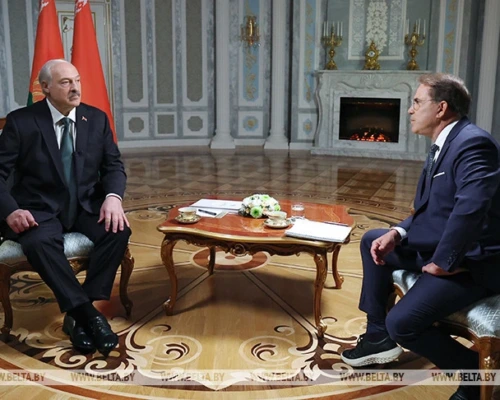 Александр Лукашенко дает интервью журналисту телеканала RT Рику Санчесу