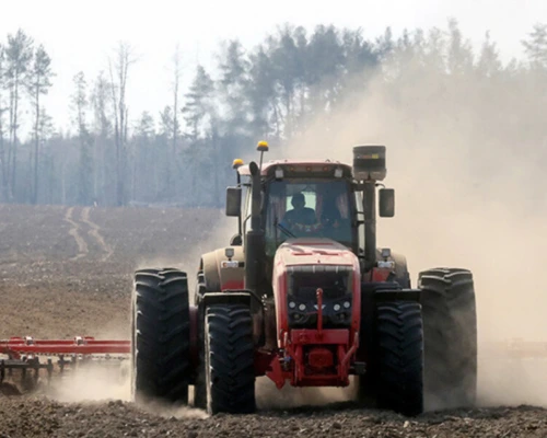 Александр Лукашенко поручил ускорить завершение посевной кампании