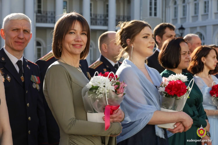 Праздник во дворце с элементами бала – могилевские эксперты красиво отметили свой профессиональный день