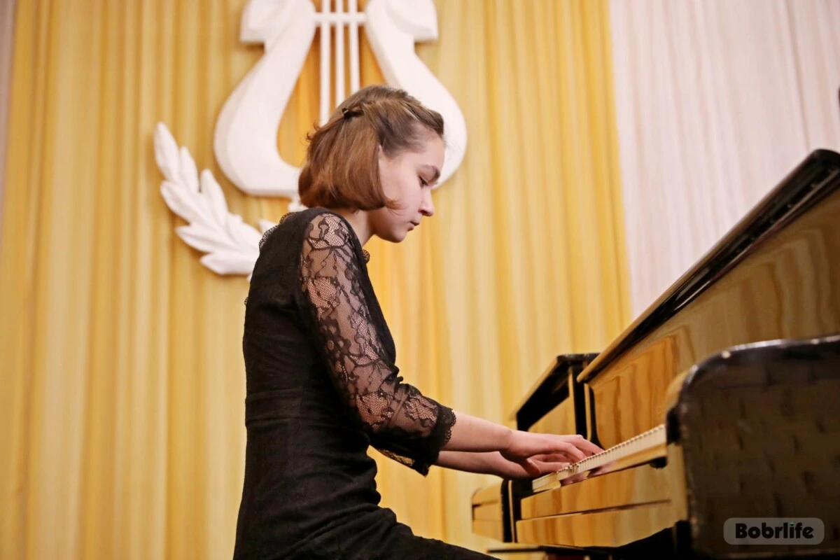 Магия клавиш. В Бобруйске начался открытый региональный конкурс пианистов имени В.В. Оловникова