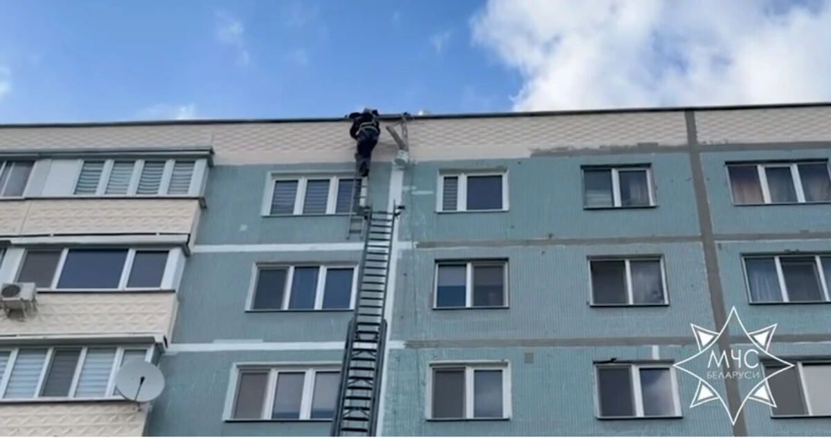 В Бобруйске промышленный альпинист запутался в снаряжении на высоте