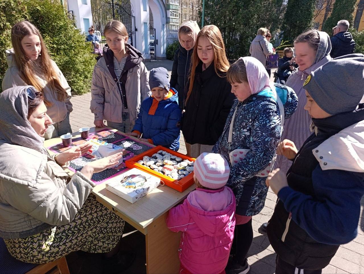 Бобруйск встретил Пасху творчеством в клубе «Улей». Каждый унес домой тепло весеннего праздника и поделки