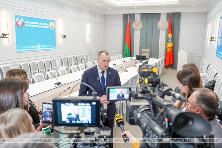 Региональное развитие, сырьевые зоны и посевная. Александр Лукашенко заслушал доклад по Могилевской области