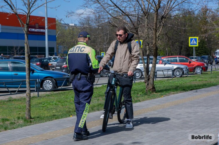 Двухколесный сезон. В Бобруйске сотрудники ГАИ провели рейдовые мероприятия среди велосипедистов