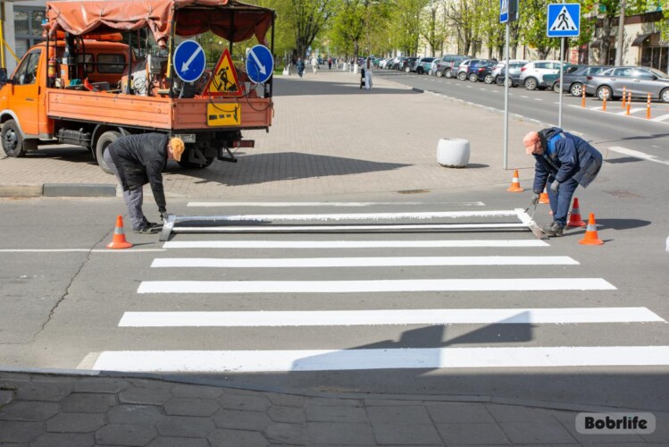В Бобруйске продолжают обновлять дорожное покрытие