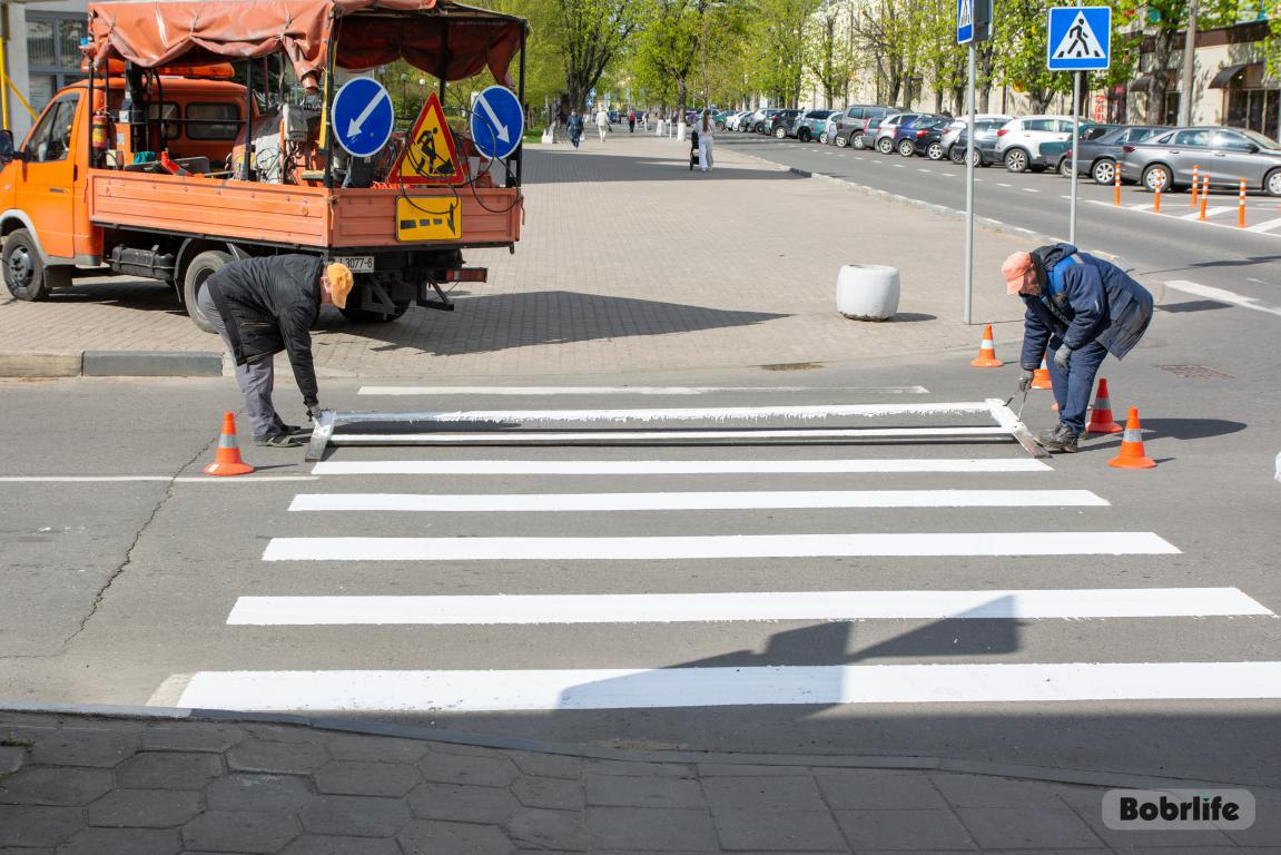 В Бобруйске продолжают обновлять дорожное покрытие