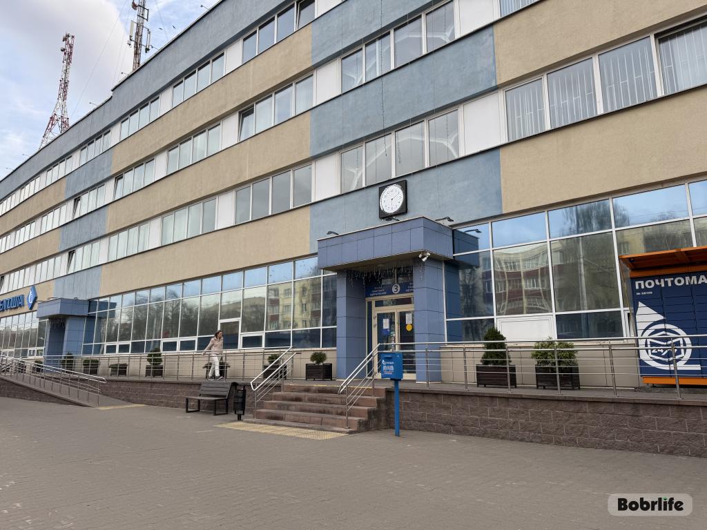 Который час? На здании «Белпочты» в Бобруйске установили новые часы