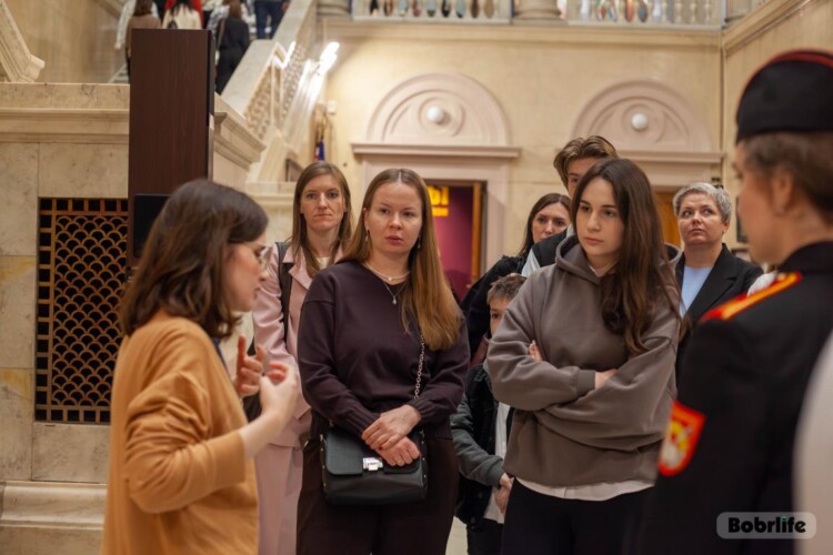 Несут «Духовный свет». Бобруйские школьницы стали призерами международного конкурса