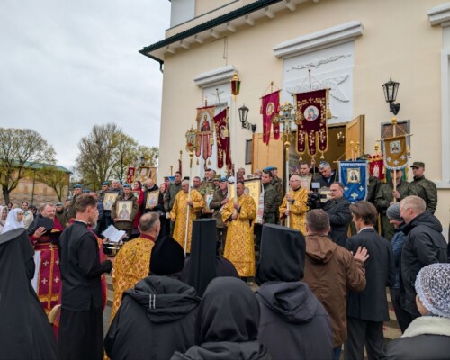 В монастыре Святых Жен-Мироносиц в Бобруйске отметили престольный праздник. Этот день по праву называют православным женским днем