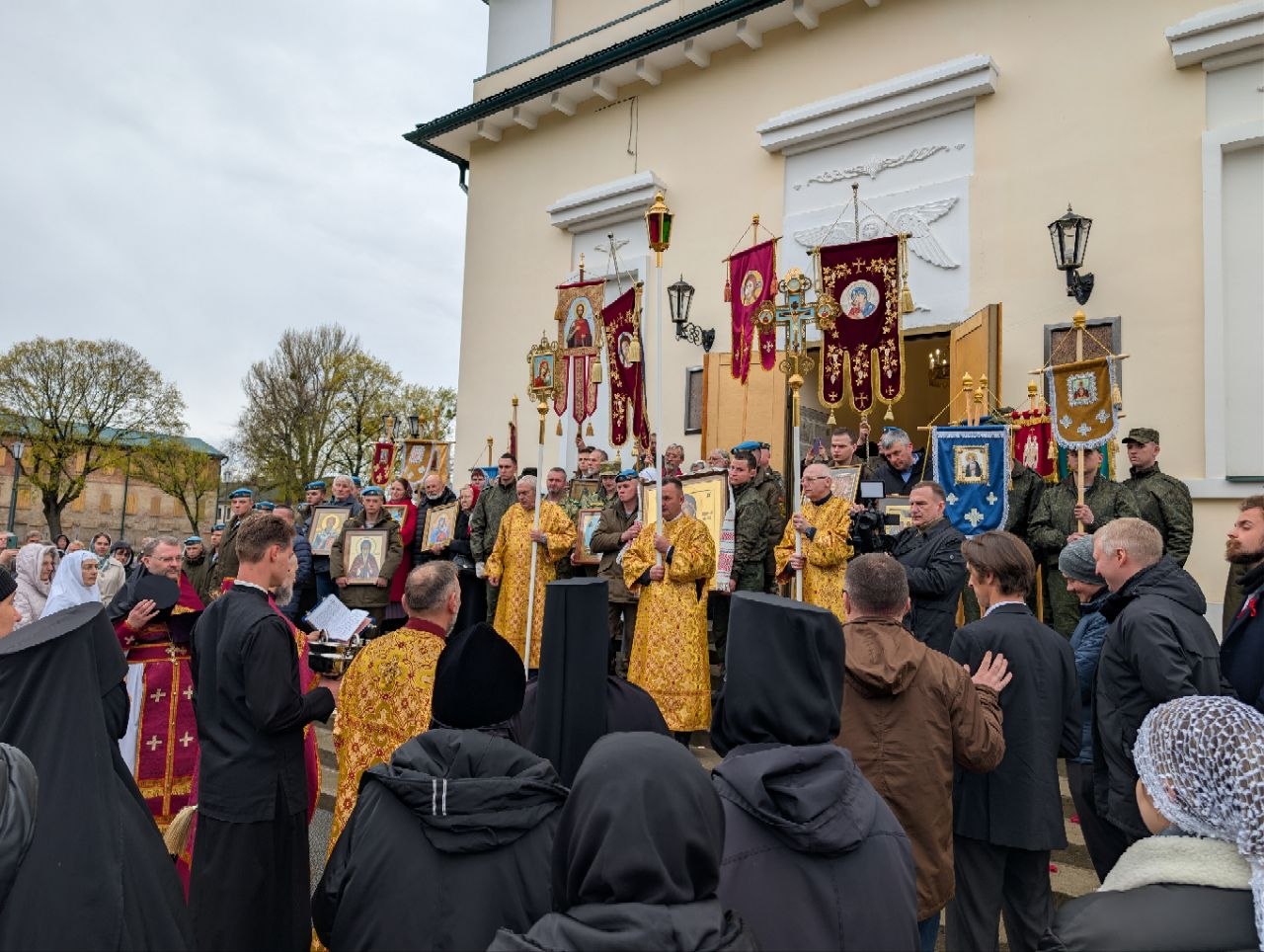 В монастыре Святых Жен-Мироносиц в Бобруйске отметили престольный праздник. Этот день по праву называют православным женским днем