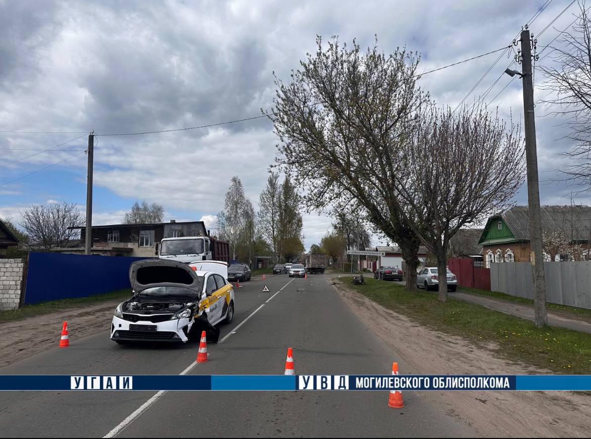 ДТП в Бобруйске: мотолюбитель пошел на обгон