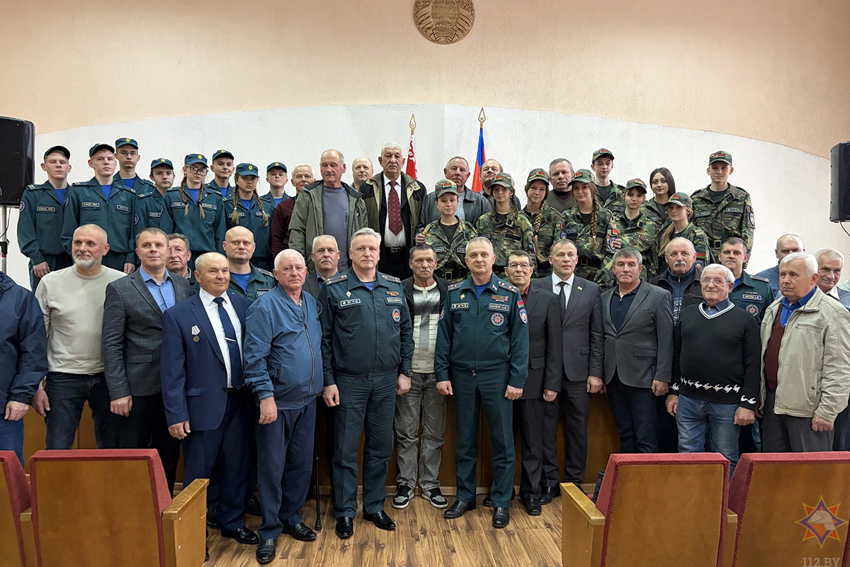 Праздничное мероприятие в Бобруйске ко Дню чествования ветеранов ОПЧС. В ПАСЧ №1 приветствовали героев пожарной службы