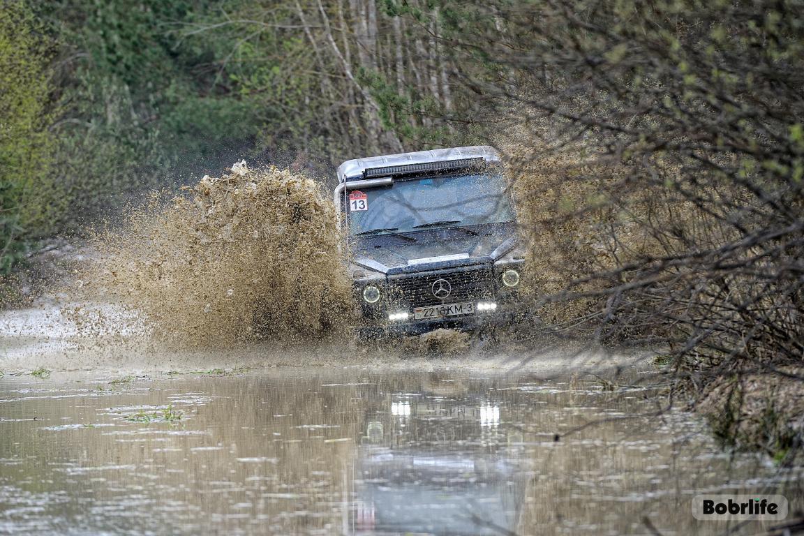 Адреналин и скорость. Джип-спринт в Бобруйске собрал сотни зрителей
