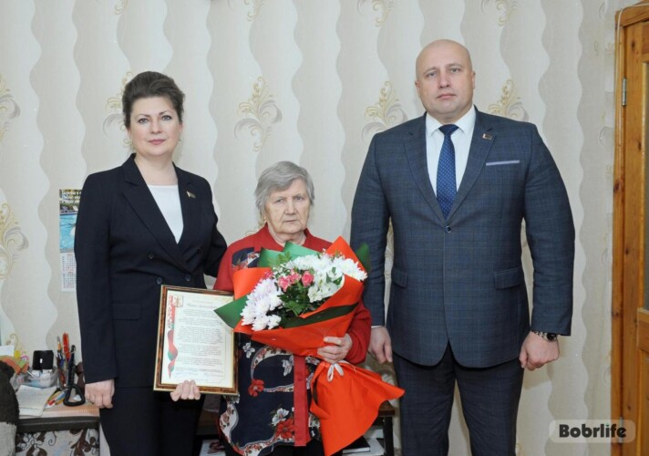 Крепкого здоровья и благополучия! Ветерана из Бобруйска Галину Домышлинец поздравили с днем рождения