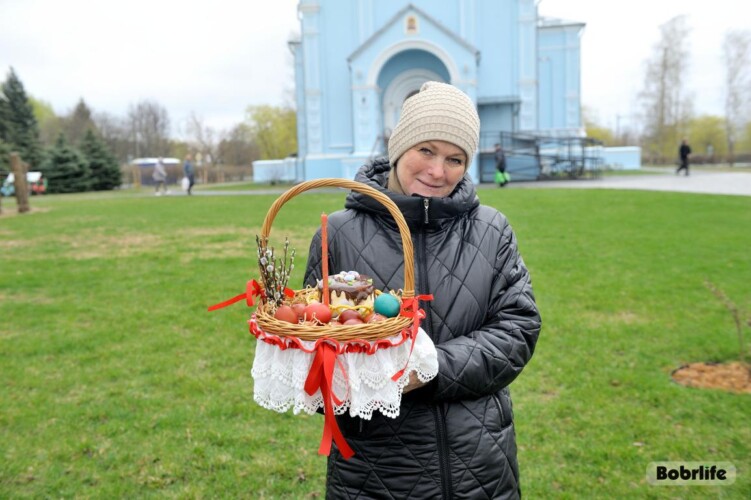Светлый праздник. Пасхальное богослужение с освящением пищи прошло в Свято-Иверском храме