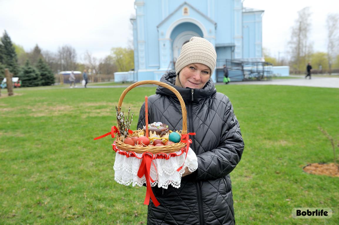 Светлый праздник. Пасхальное богослужение с освящением пищи прошло в Свято-Иверском храме
