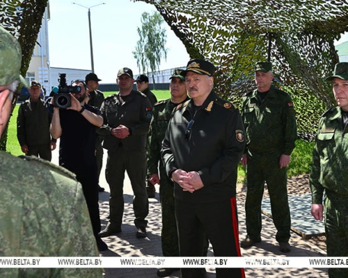 Военная тематика в центре внимания. Александр Лукашенко приехал к ракетчикам в Осиповичский район