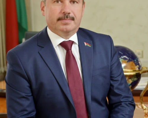 Виктор Ананич поздравил бобруйчан с Днем Государственного герба и Государственного флага Республики Беларусь
