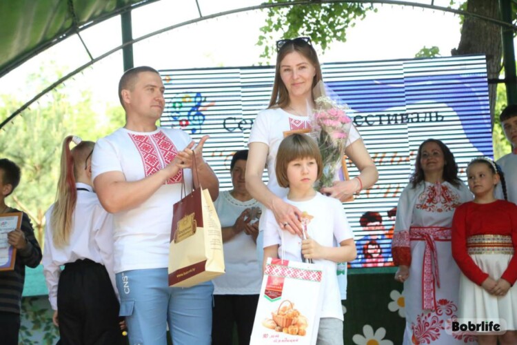 Тепло домашнего очага. Фестиваль «Моя семья – мое богатство!» прошел в Бобруйском городском парке