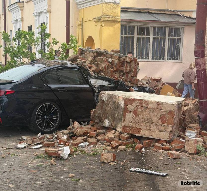 ДТП в Бобруйске. Водитель автомобиля Volkswagen при повороте не уступил дорогу BMW