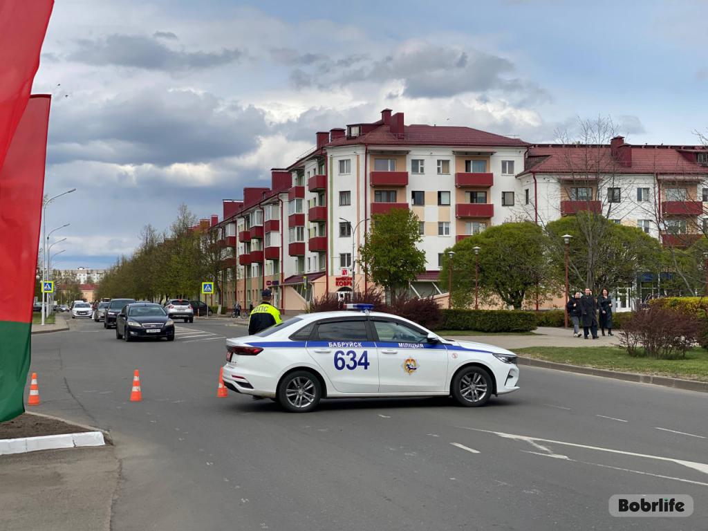 23 мая в Бобруйске ограничат движение из-за праздника «Последний звонок». Водителям важно заранее выбирать пути объезда перекрытых участков