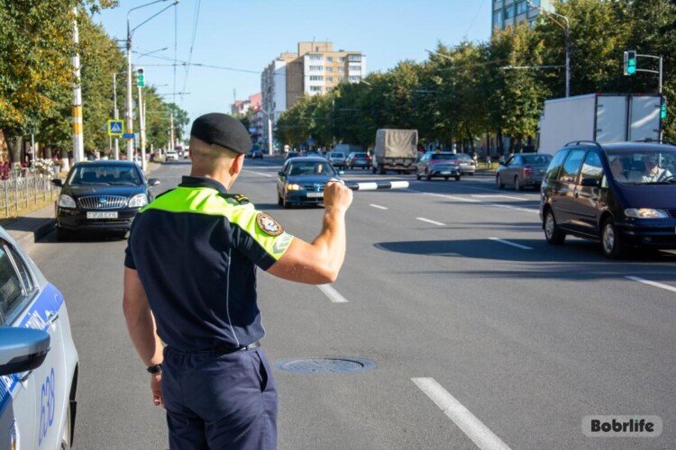 Внимание! С 25 мая по 5 июня водители в Беларуси обязаны включать ближний свет фар днем