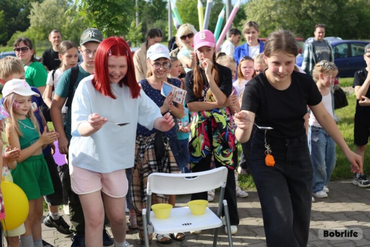 Счастливое детство под мирным небом. В Первомайском районе Бобруйска прошел праздник двора, приуроченный ко Дню защиты детей