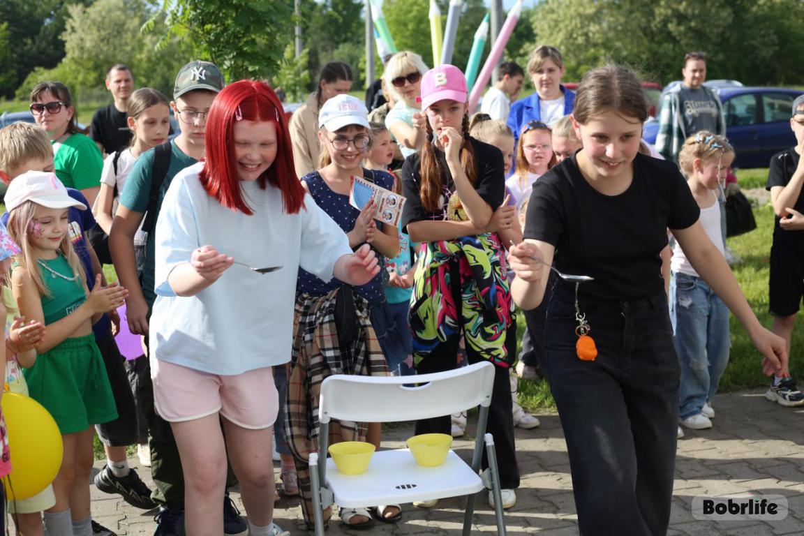 Счастливое детство под мирным небом. В Первомайском районе Бобруйска прошел праздник двора, приуроченный ко Дню защиты детей