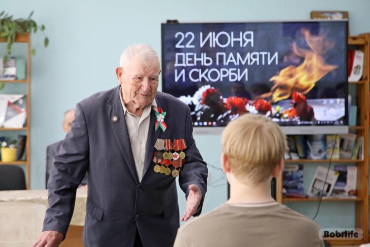 Помнить героев вечно. Ветераны Великой Отечественной войны встретились с учащимися Бобруйского государственного механико-технологического колледжа