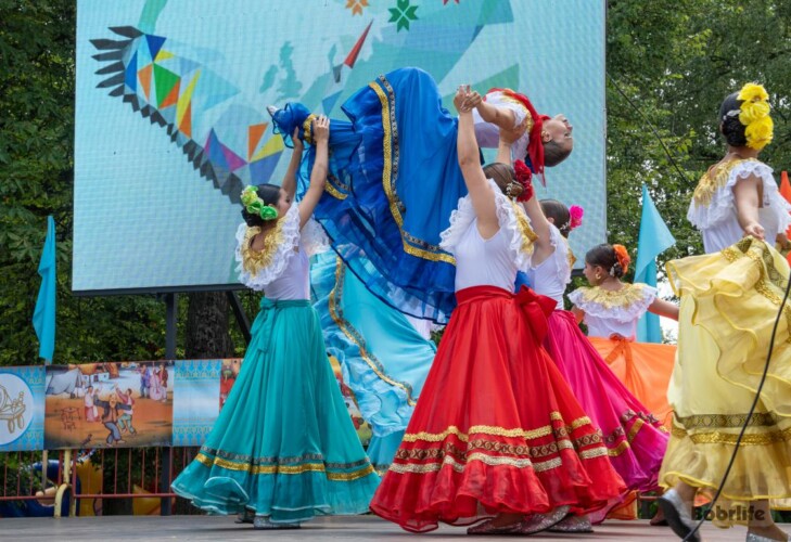 «Фестиваль музыки и добра». В парке культуры и отдыха состоялся праздничный концерт