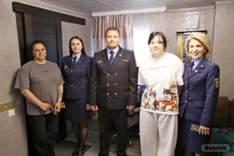 Навстречу новым вершинам. Александр Конецкий поздравил юную спортсменку с Днем защиты детей