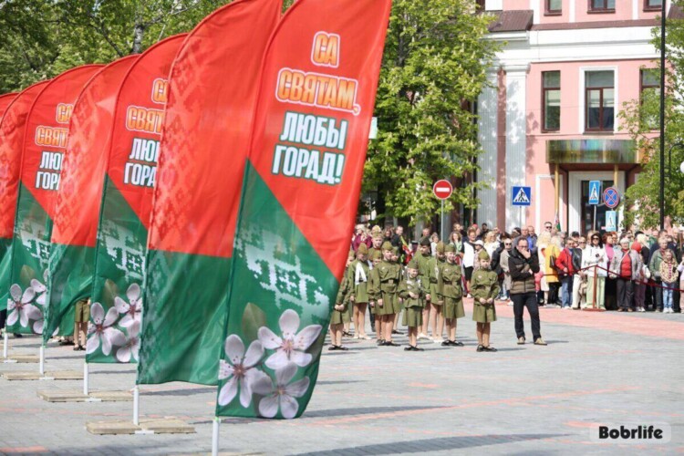 Почтить память и разделить радость. На площади Победы в Бобруйске состоится церемония возложения цветов к памятнику-танку на могиле генерала Б.С. Бахарова