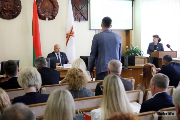 Подготовка к зиме, вовлечение имущества в хозоборот, наведение порядка. В Бобруйском горисполкоме прошло оперативное совещание