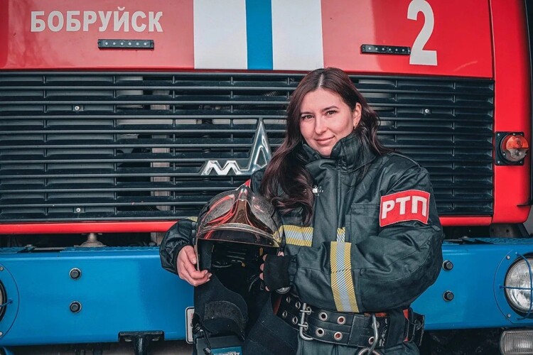 «Жизнь – самое ценное, что есть у человека». Так считает оперативный дежурный Бобруйского ГРО ЧС Ксения Тихонова