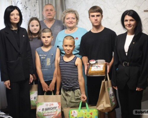Всё необходимое к школе. Подарки к новому учебному году преподнесли семье Курлянчиков