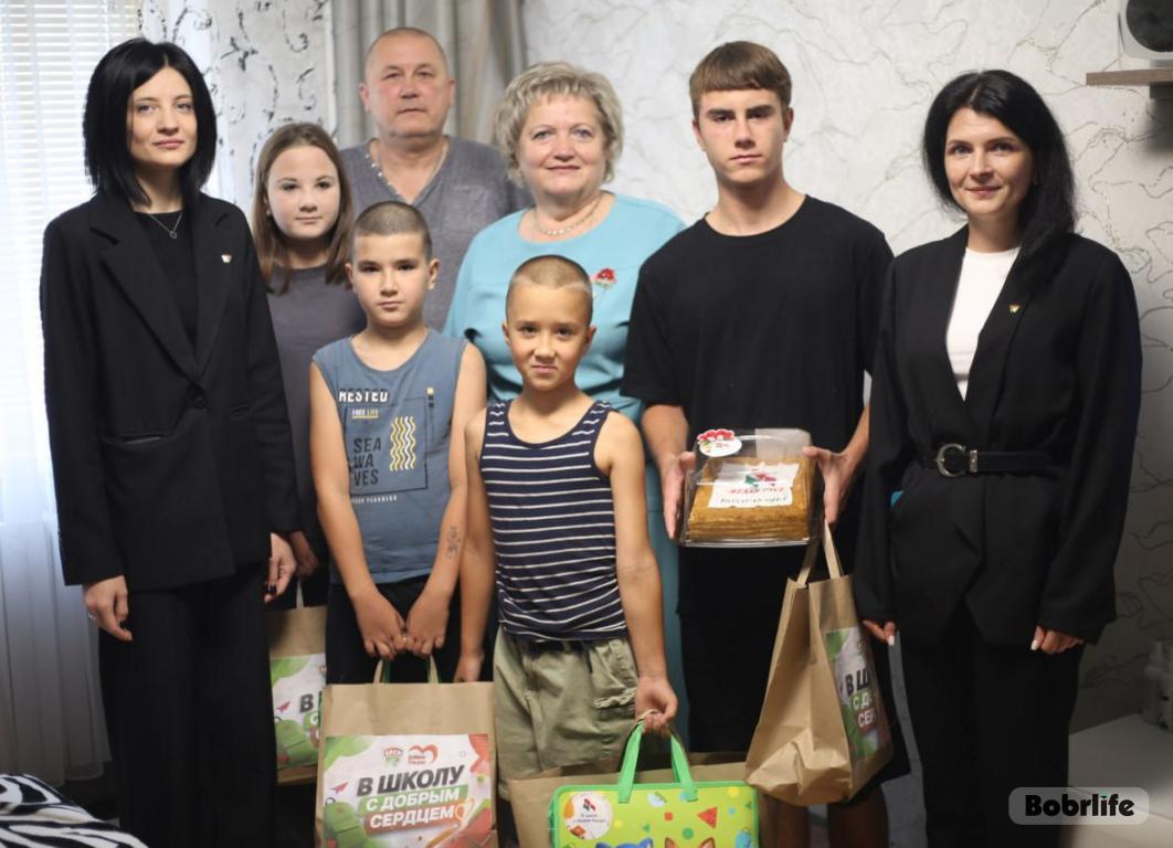 Всё необходимое к школе. Подарки к новому учебному году преподнесли семье Курлянчиков