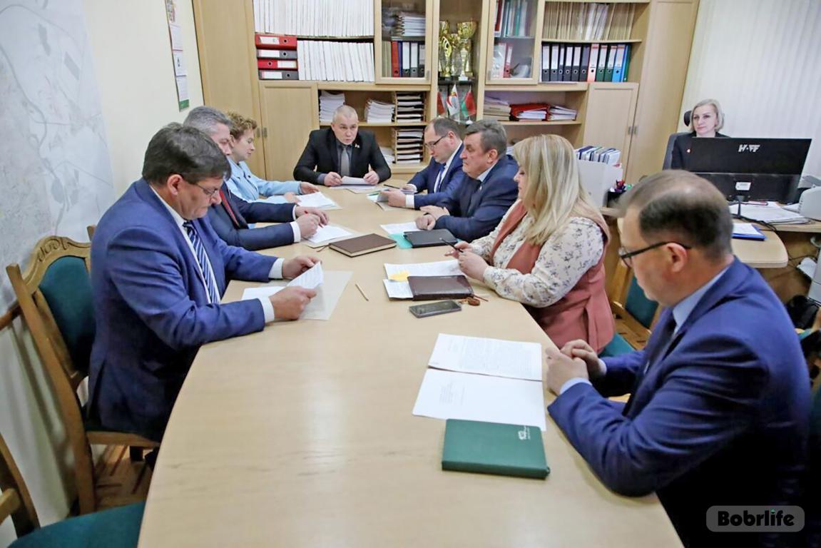 Благоустройство города – дело общее. Сергей Автухович рассказал о работе постоянной комиссии Бобруйского горсовета депутатов по жилищно-коммунальному хозяйству, благоустройству, землепользованию, экологии, градостроительству и транспорту