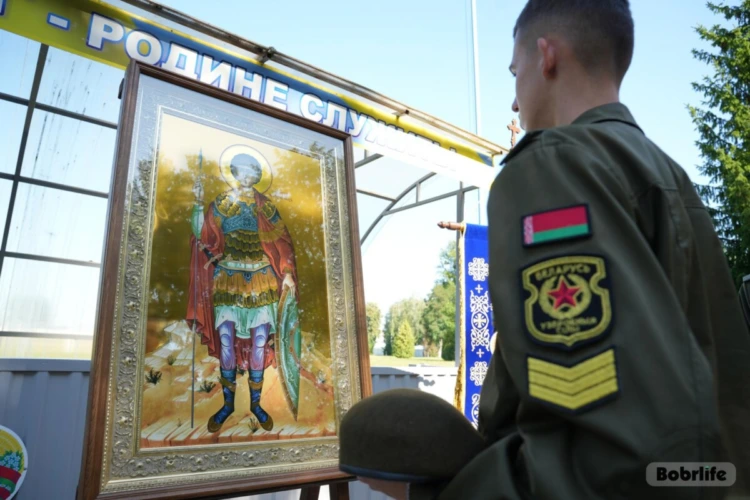 Небесный покровитель защитников Родины. В 83-й полк прибыла икона святого великомученика Георгия Победоносца