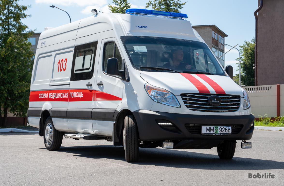 «Алло, скорая?» Бобруйская станция СМП получила новый автомобиль