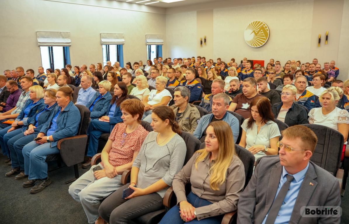 Зеленое будущее страны. В трудовых коллективах Бобруйска прошел Единый день информирования