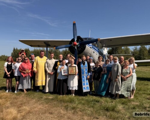 Молитва над городом. В небе над Бобруйском прошел традиционный воздушный крестный ход