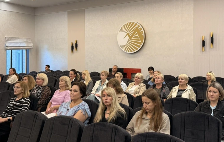 Бобруйские врачи научили женщин-энергетиков заботиться о себе. Гормоны, онкоскрининг, осанка и сон – главные секреты