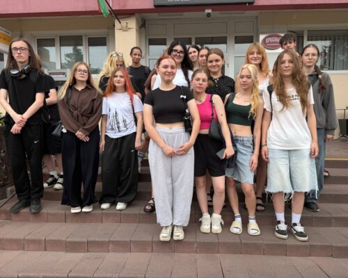 Лето в движении и первый шаг в профессию. Как студенческие отряды учащихся бобруйских колледжей работают на «Красном пищевике»