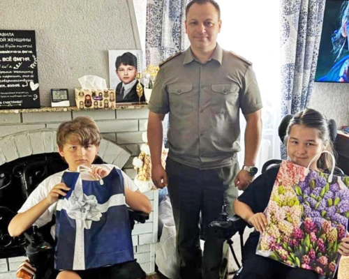 Забота и внимание: военный комиссариат Бобруйска поддержал особенных школьников