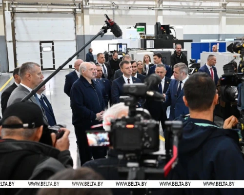 «Топором никто уже не работает». Александр Лукашенко о востребованности в стране лесозаготовительной техники