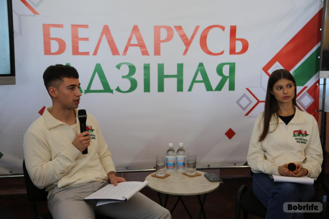 К единству – в открытом диалоге. Акция «Беларусь адзіная» прошла в Бобруйском технологическом колледже